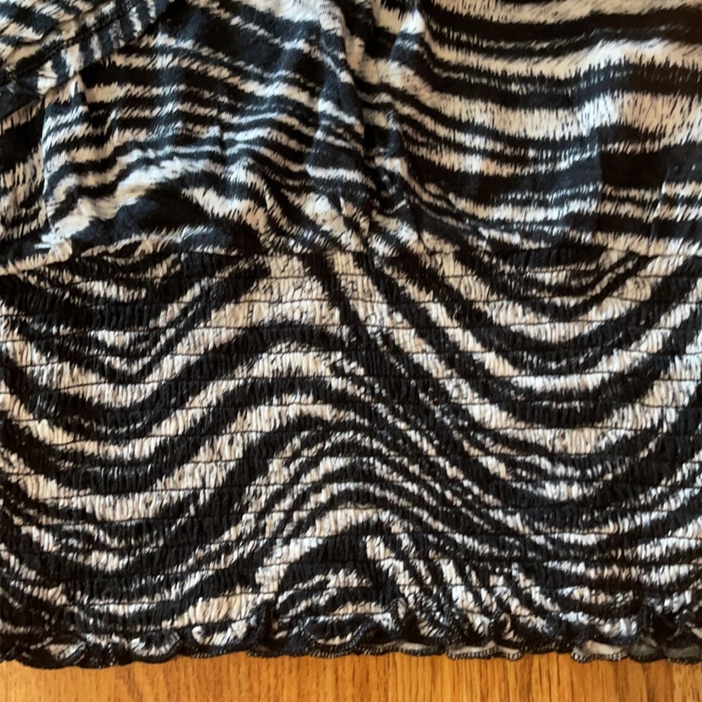 One shoulder Top - Picture 4 of 4